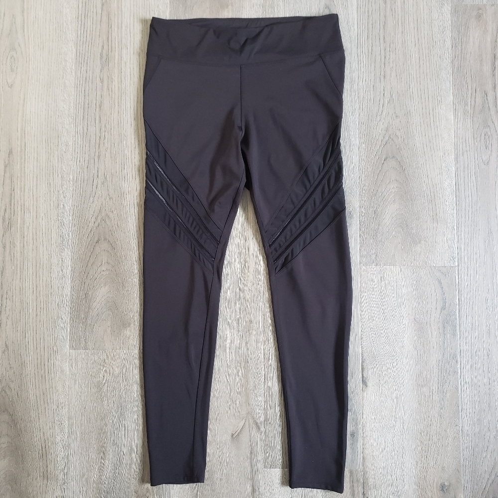 ⭐3/$25⭐ Move Athletic Legging Mesh Design